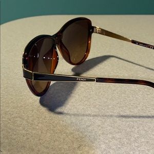 FENDI SUNGLASSES